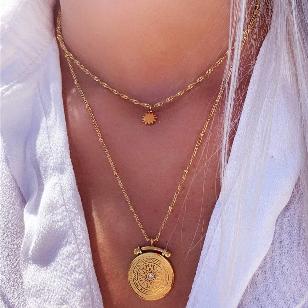Stella Double Layered 18k Gold Necklace - Picture 2 of 4